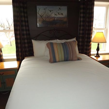 William Watson Hotel (Adults Only) Pittsfield Экстерьер фото