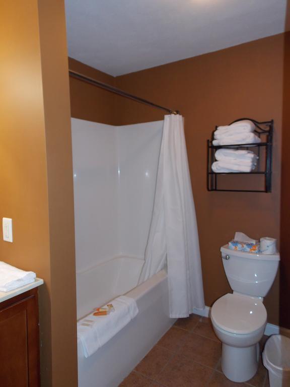 William Watson Hotel (Adults Only) Pittsfield Экстерьер фото