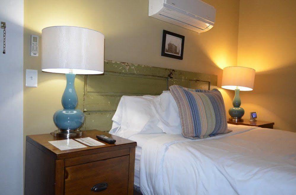 William Watson Hotel (Adults Only) Pittsfield Экстерьер фото
