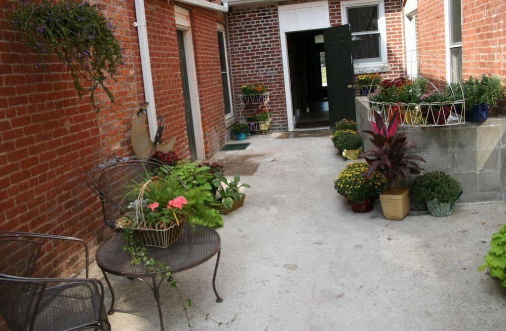 William Watson Hotel (Adults Only) Pittsfield Экстерьер фото